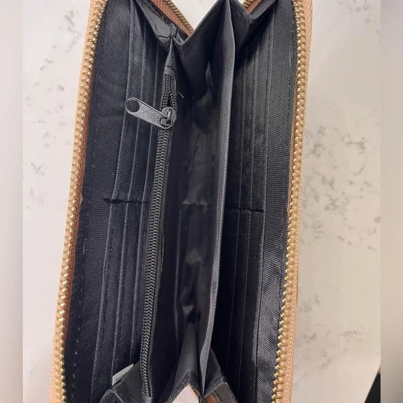 raffia zipper clutch wallet - holds 12 cards plus cash - Picture 6 of 12